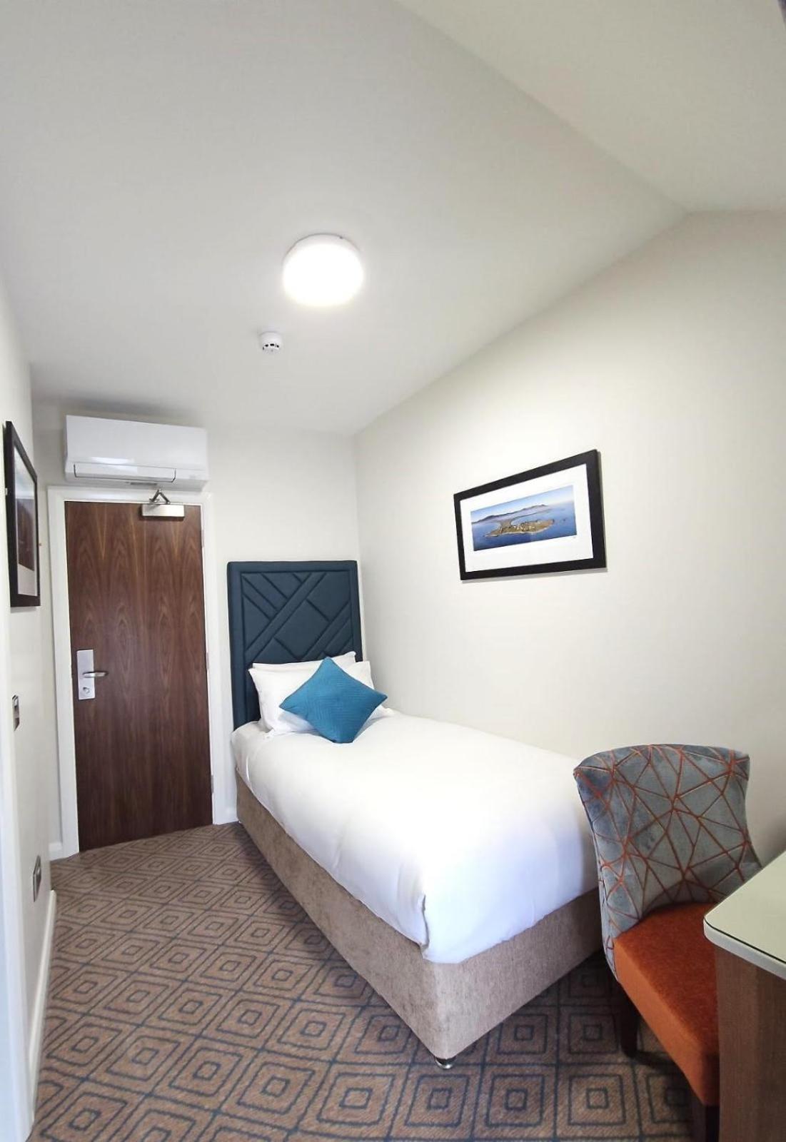 The Bailie, Main St Bailieborough, A82T6C6 Hotel Cavan Eksteriør billede